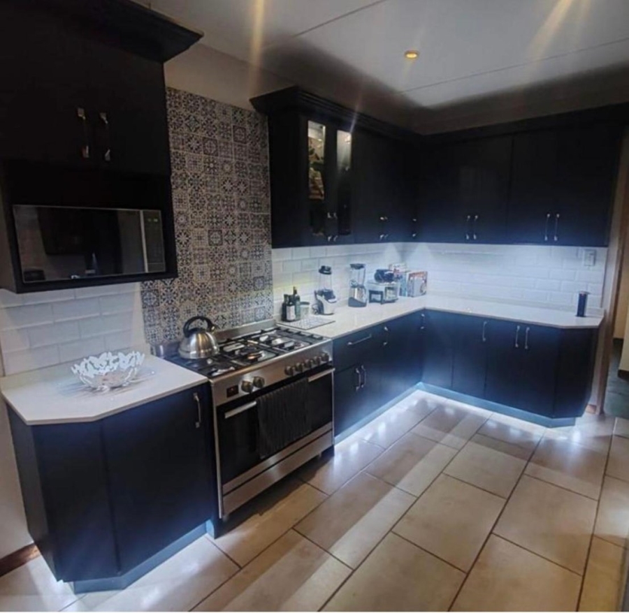 4 Bedroom Property for Sale in Windsor Park Eastern Cape